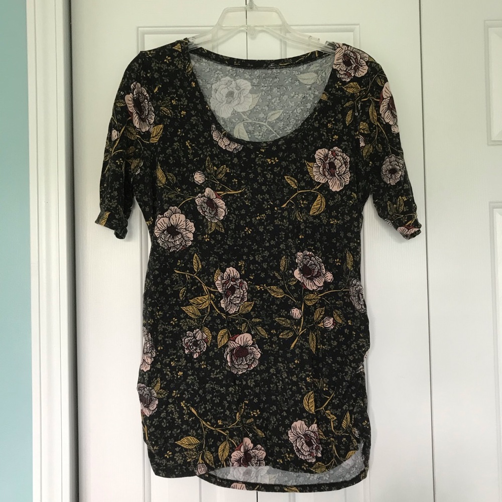 Large Motherhood Maternity comfy stretchy shirt